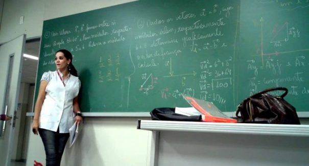 De acordo com o IBGE, mulheres ganham menos até em cargos em que são maioria