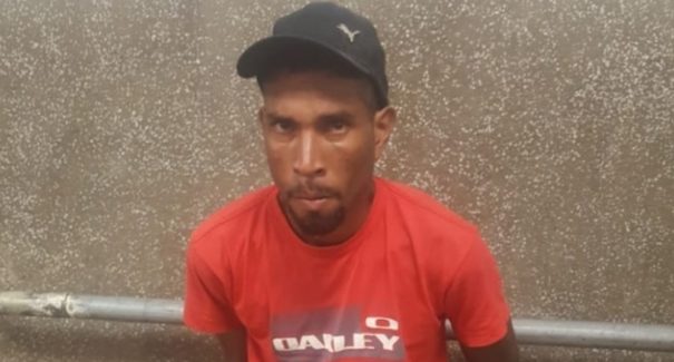 Moradores de Ribamar amarram homem suspeito de espancar mulher