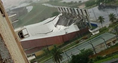 Teto do Ginásio Castelinho desaba após forte chuva em São Luís