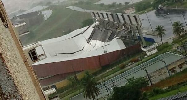Teto do Ginásio Castelinho desaba após forte chuva em São Luís