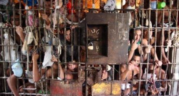 Presos devem custear tempo na prisão, diz projeto de lei