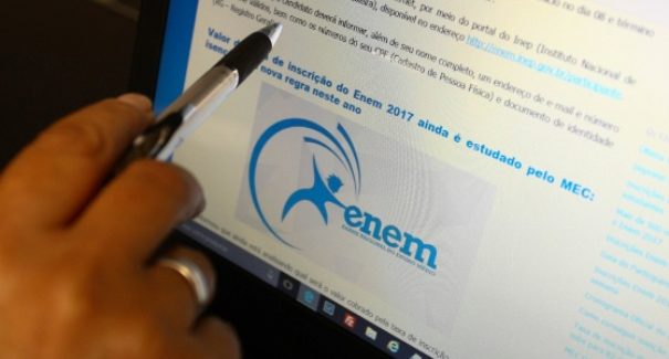 Último dia de inscrições para servidores que querem trabalhar no Enem