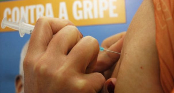 Coronavírus: Vacina ítalo-britânica começará a ser testada em abril