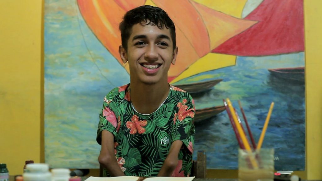 Talento e superação: jovem portador de AMC luta contra suas limitações físicas