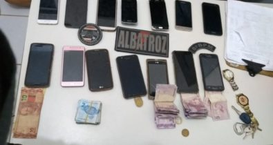 Polícia recupera 14 celulares com suspeitos de assalto a ônibus