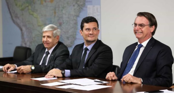 Bolsonaro e Moro discutem pacote anticrime em live