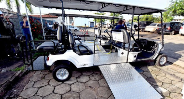 Carrinhos elétricos facilitam transporte no Centro de São Luís