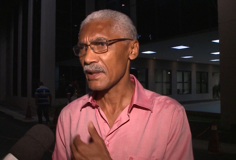 Clima tenso entre Domingos Dutra e professores em Paço do Lumiar; veja o vídeo
