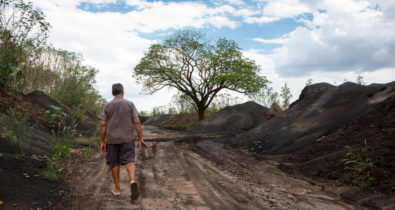 Moradores de Açailândia são vítimas de resíduo inflamável de usina, no Maranhão