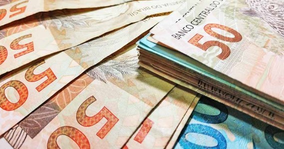 Governo propõe salário mínimo de R$ 1.040 para o próximo ano