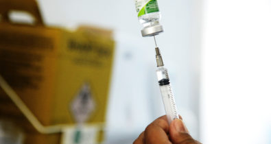 Com baixa adesão, vacinação contra a gripe entra na terceira fase