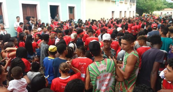Festa do Divino leva milhares de pessoas às ruas de Alcântara