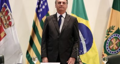 Jair Bolsonaro anuncia concurso público para carreira de diplomata