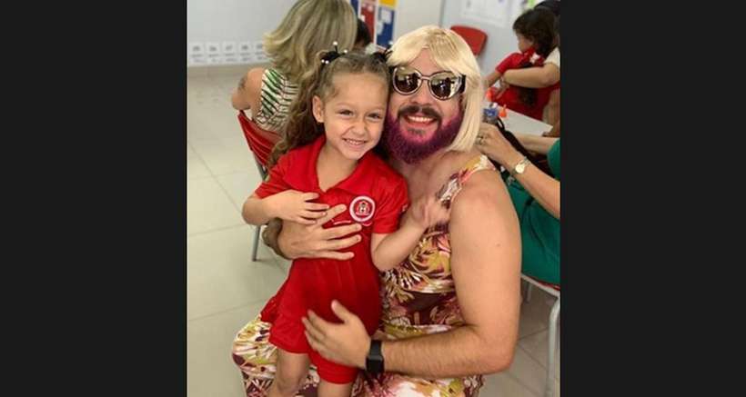 Em Goiânia, viúvo atende pedido da filha e se fantasia de mãe em festa
