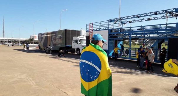 Manifestações marcadas para hoje são teste de força de Bolsonaro