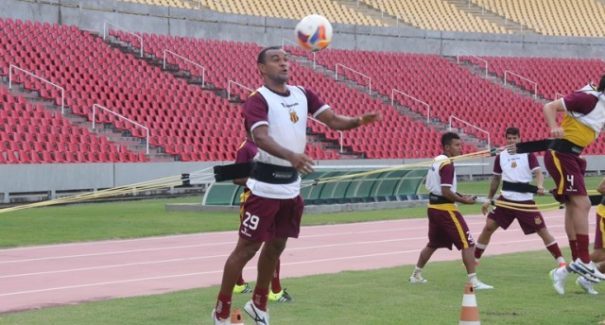 Sampaio mostra sua força ao Botafogo-PB