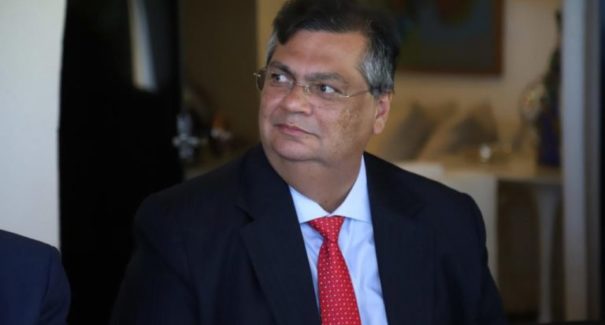 Flávio Dino reúne-se com Bolsonaro e reclama do ritmo das demandas
