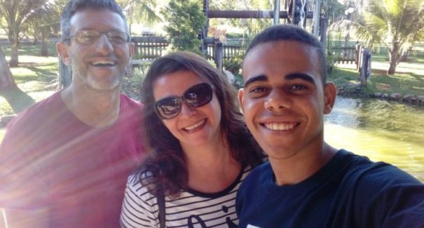 Adoção rara em tamanho família