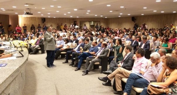 Dino espera contrapartida social para uso de Base de Alcântara