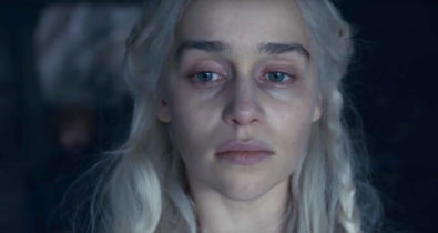 Emilia Clarke ficou “espantada” com o roteiro final de GoT