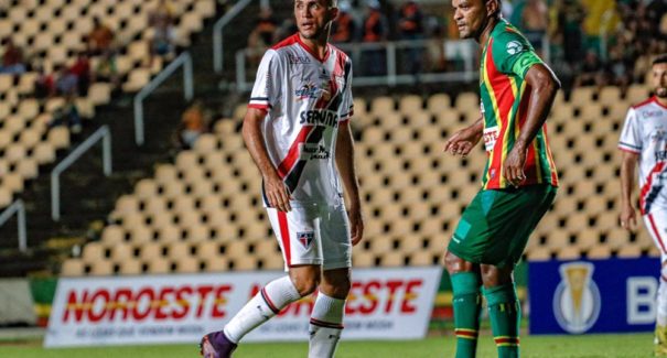 Sampaio vence Ferroviário e é líder invicto na Serie C
