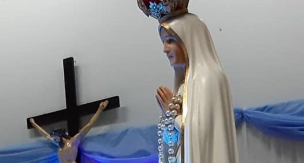 Fiéis celebram dia de Nossa Senhora de Fátima