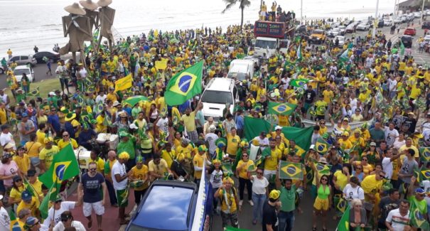 Milhares de pessoas realizam ato pró-Bolsonaro em São Luís