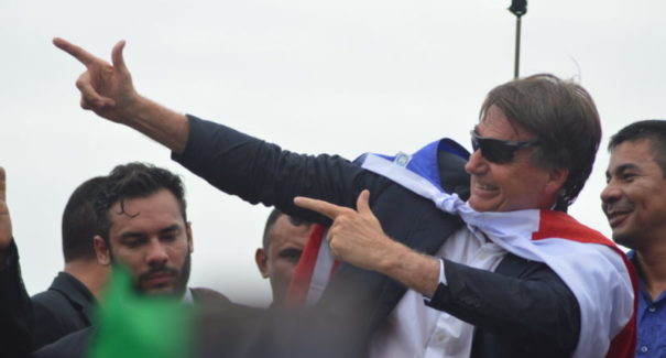 Bolsonaro quer alterar definição de legítima defesa em Código Penal