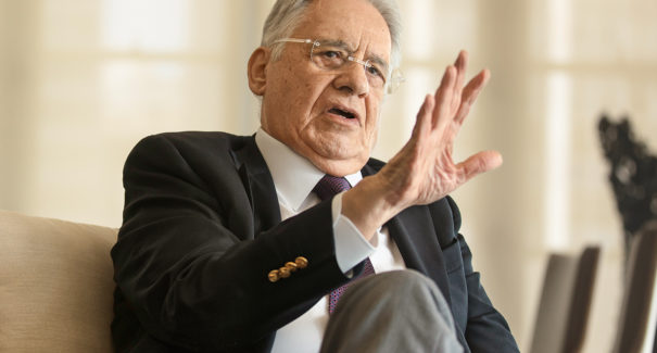 Flávio Dino sai em defesa de FHC sobre reforma da Previdência