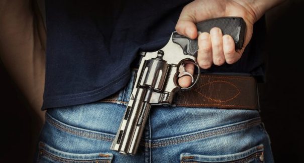 Lula sanciona porte de arma para policiais legislativos estaduais com vetos a flexibilizações