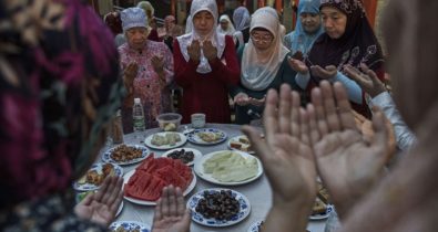 Galeria: Fotos mostram como acontece o Ramadã, mês sagrado dos muçulmanos