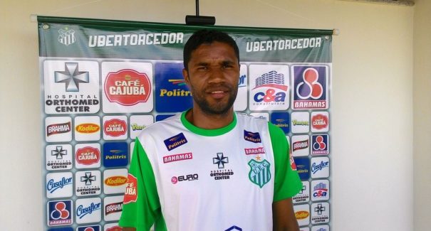 Robinho é o novo reforço do MAC
