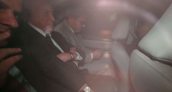 Temer chega à sede da Polícia Federal e deve ficar preso em SP