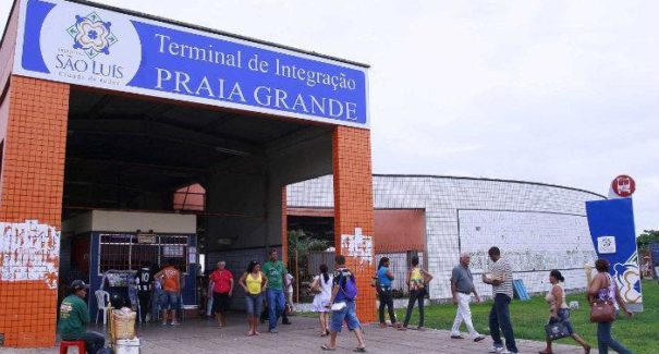 Ambulantes poderão voltar a terminais de integração