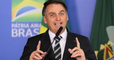 Bolsonaro diz que dinheiro retirado de universidades será investido na base