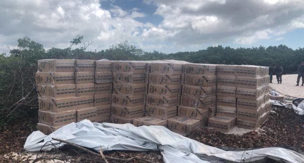 Carga de cigarros contrabandeados é apreendida na Raposa