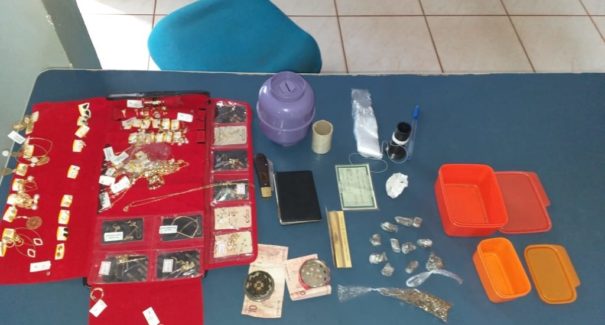 Casal é preso por tráfico de drogas