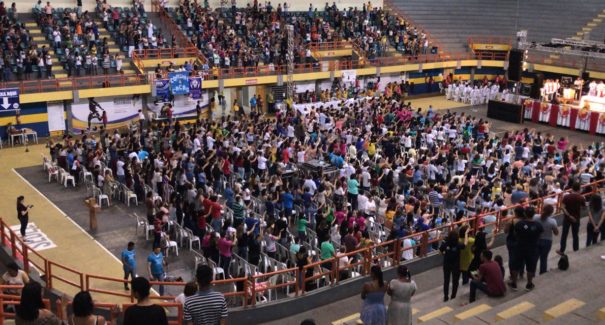 Igreja celebra Pentecostes