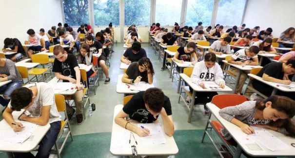 Inscrição para professores e servidores trabalharem Enem no termina segunda (29)
