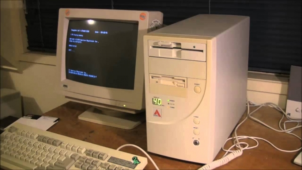 Relembre como eram os PCs gamer no início dos anos 2000