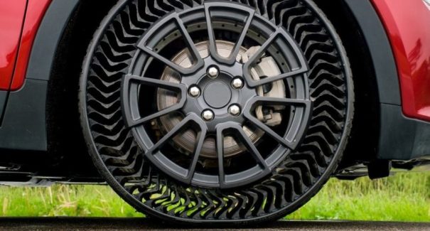 Pneus sem ar e à prova de furos chegarão aos carros em breve