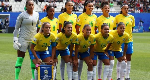 Brasil joga contra a França na Copa do Mundo feminina neste domingo (23)