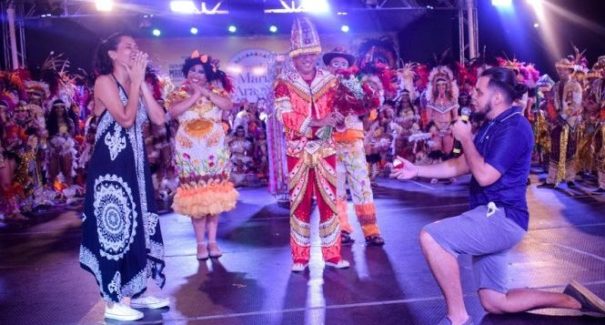 Santo Antônio já abençoou três casais durante São João da Praça Maria Aragão