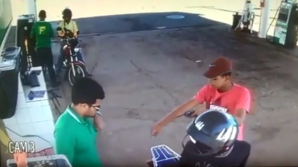 Vídeo: posto de combustível é assaltado em Coroatá
