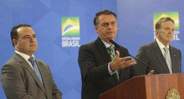 Bolsonaro anuncia policial militar na Secretaria-Geral da Presidência