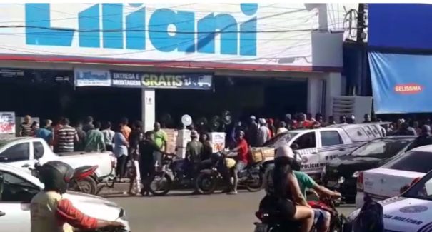 Assalto à loja Liliani termina com quatro presos