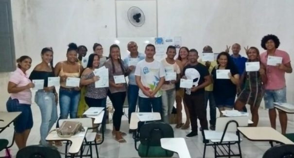 Moradores recebem cursos de qualificação