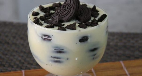Receita de Pavê de chocolate branco com Negresco
