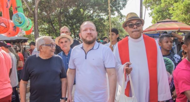 Othelino Neto receberá homenagem da Assembleia de Deus