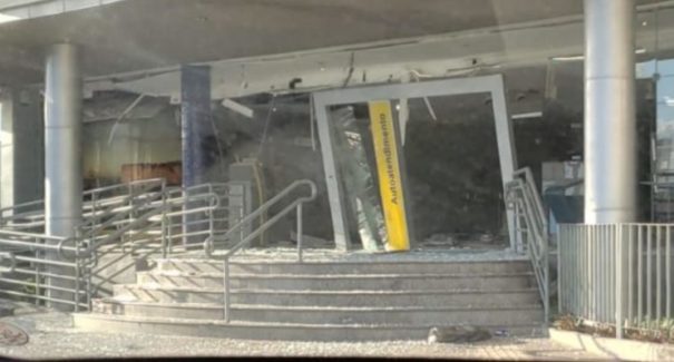 Bandidos usam rojões para fazer explosivos